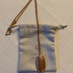 Rose Gold Kendra Scott necklace